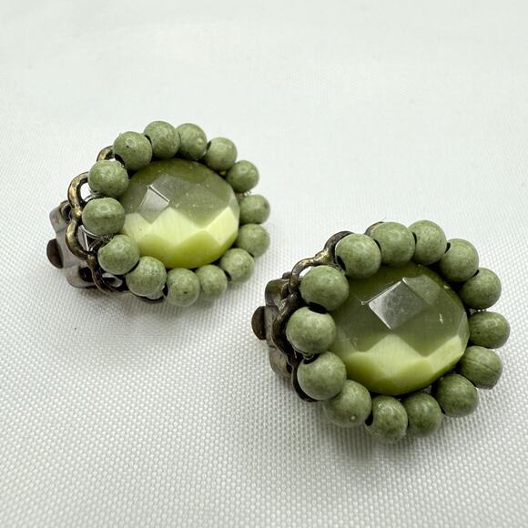 Vintage 1950s West German Style Green Glass Beaded Cluster Clip-On Earrings - Picture 1 of 9